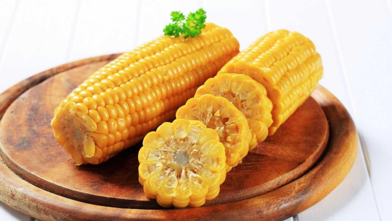 Вареная кукуруза: калорийность на 100 грамм — 96 ккал. белки, жиры, углеводы, химический состав.