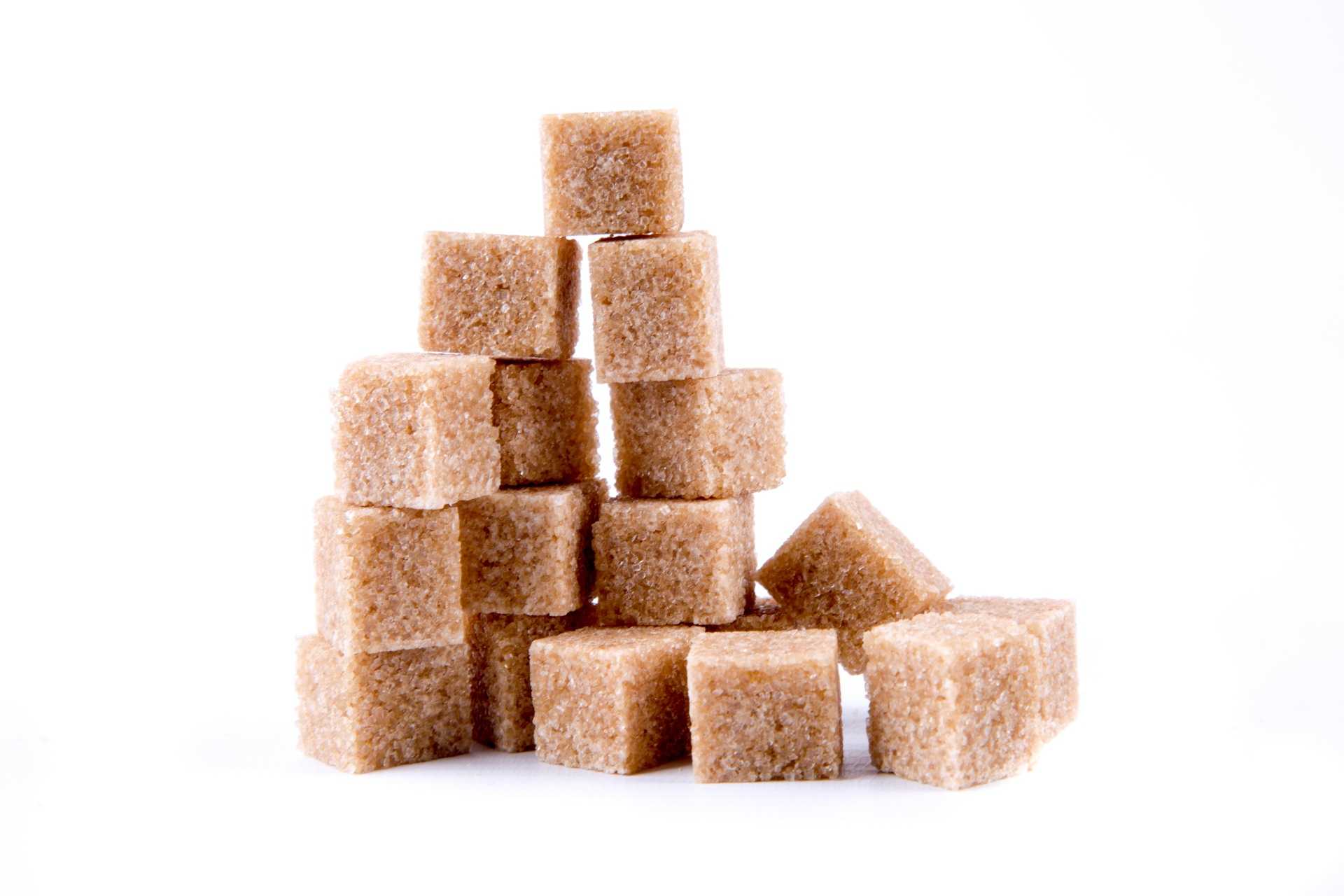 Сахар коричневый — сколько белков (на 100 грамм)