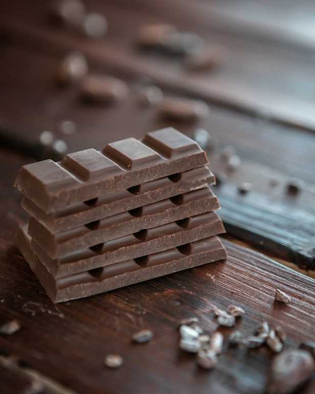 Чок чок шоколад. Шоколад тёмный (70-85% какао). Плитка шоколада. Плиточный шоколад. Шоколадная плитка.