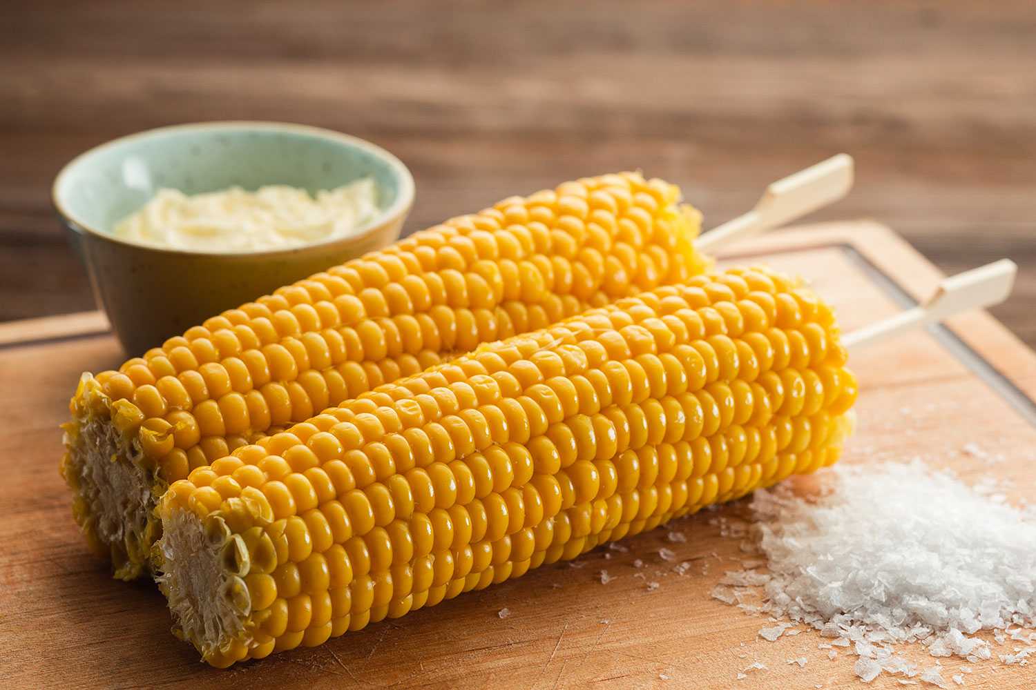 Вареная кукуруза: калорийность на 100 г, белки, жиры, углеводы