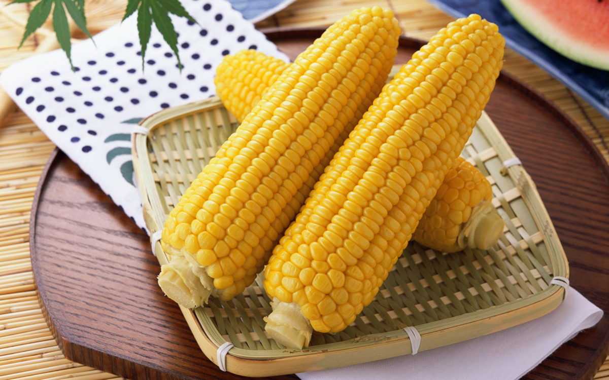 Кукуруза варёная — калорийность (сколько калорий в 100 граммах)