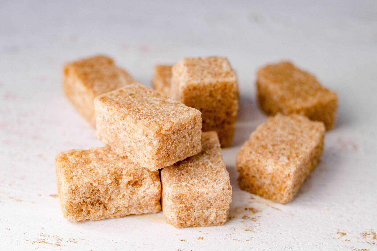 Сахар коричневый — калорийность (сколько калорий в 100 граммах)
