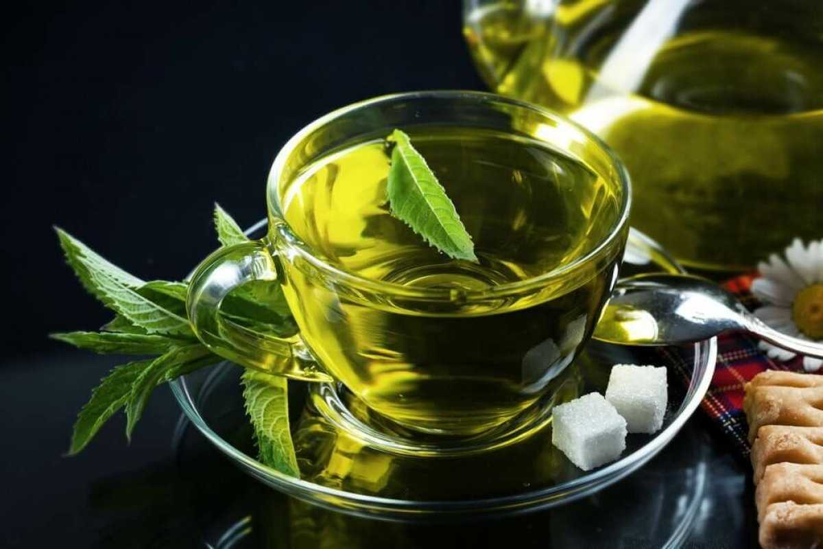 Калорийность чая: черного, зеленого, с сахаром, с молоком, лимоном, медом. витамины в чае таблица