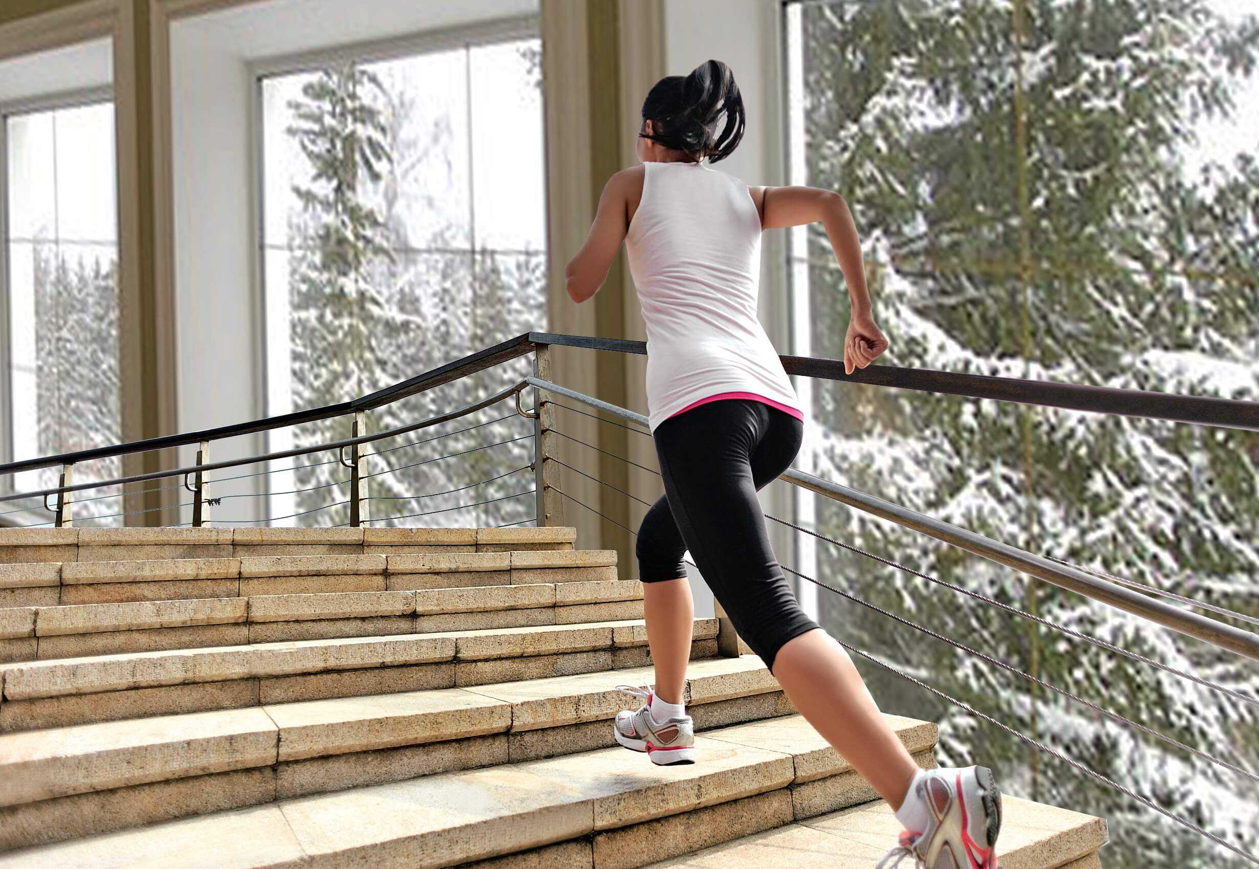 Ходьба по лестнице для похудения: правила и противопоказания