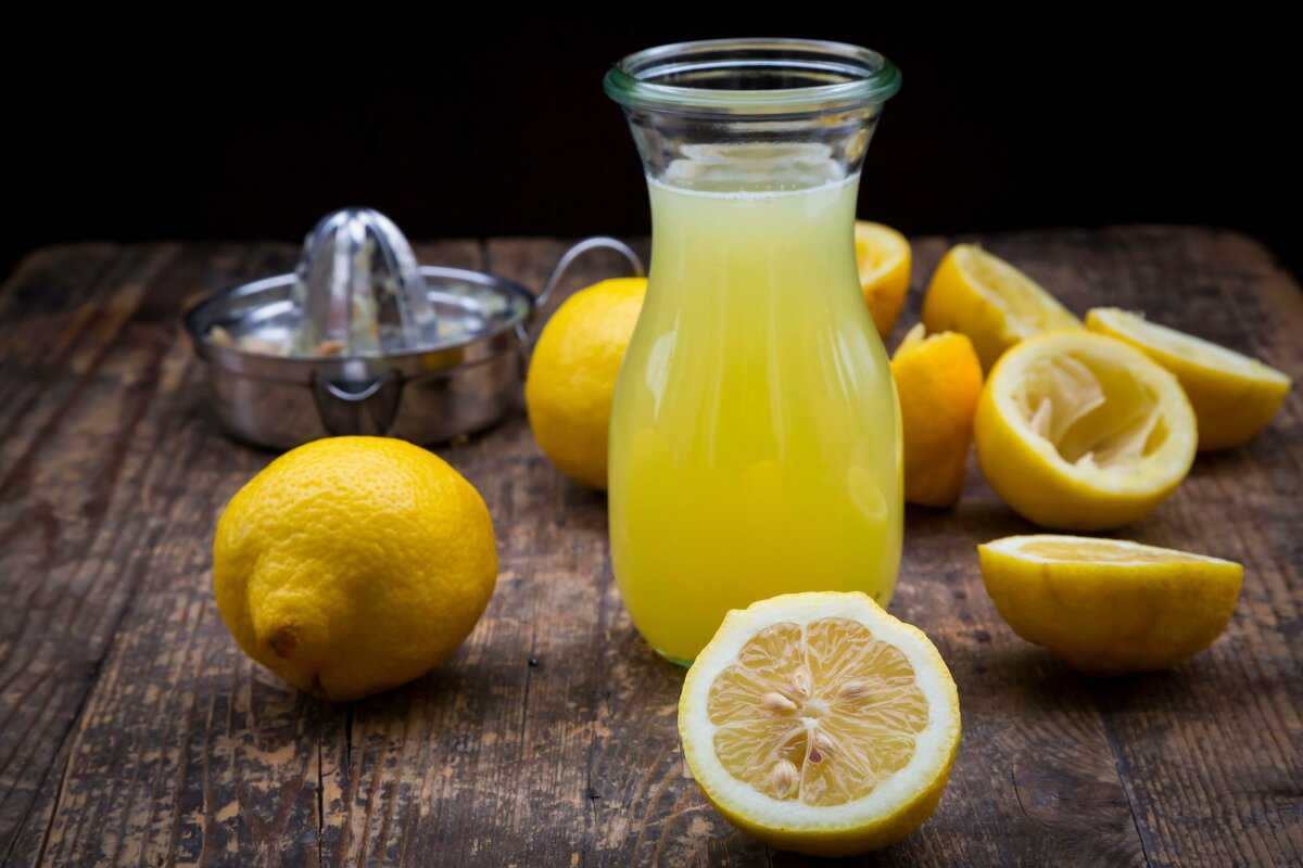 Лимонный сок, необработанный: калорийность на 100 грамм — 22 ккал. белки, жиры, углеводы, химический состав.