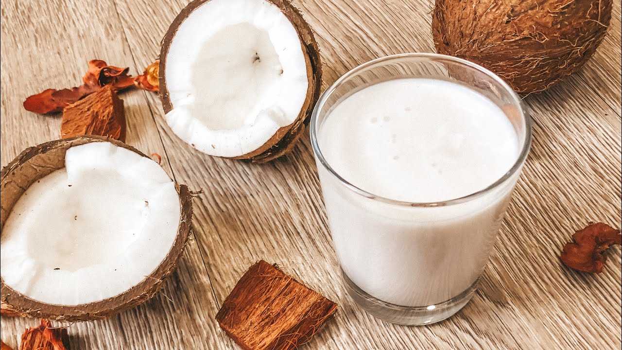 Планто кокосовое молоко. Кокосовое молоко. Кокосовое молоко для тела. Coconut Milk молоко. Кокосовое молоко с мякотью.